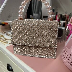 Elegant Pearl-Embellished Handbag